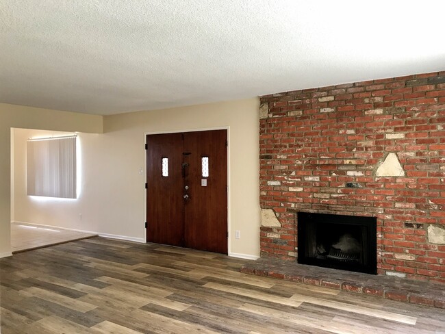 Building Photo - 4441 W 134th St