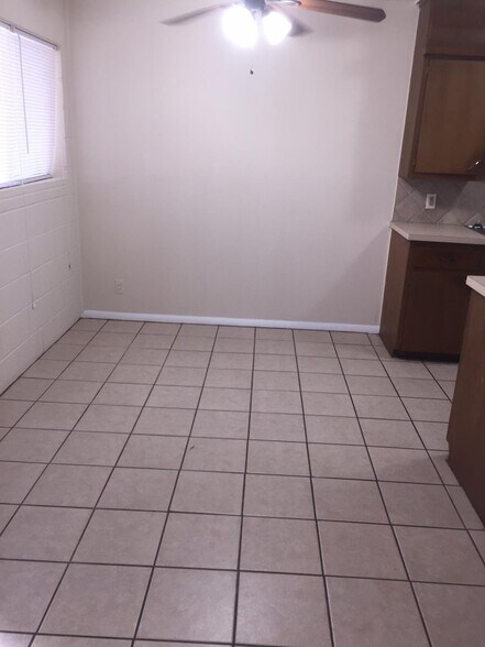 Building Photo - 1611 Riverside Dr