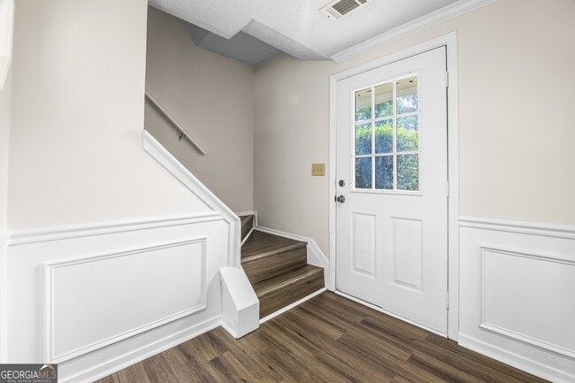 Building Photo - 3111 Linden Dr