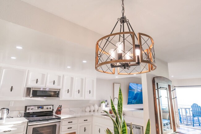 Building Photo - 3460 Carlsbad Blvd