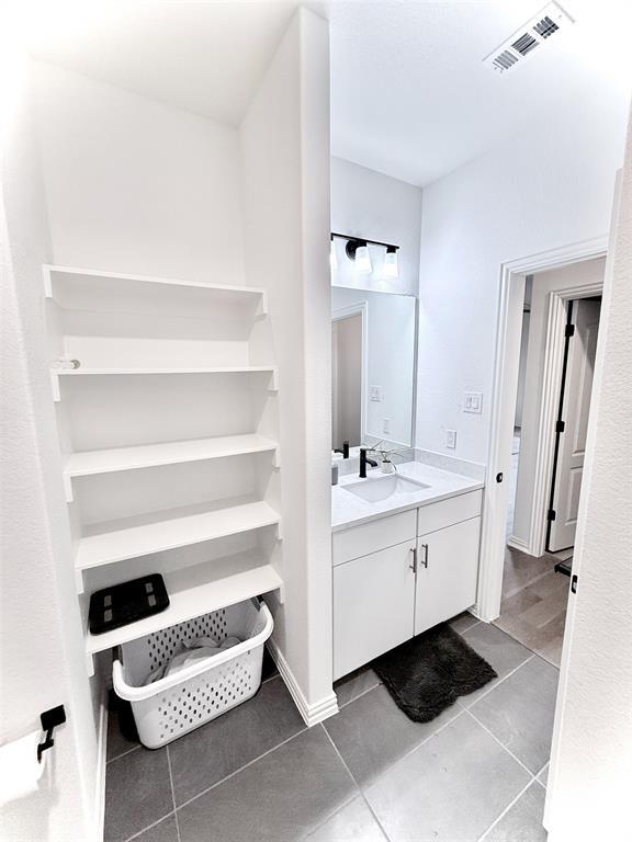 Building Photo - 1209 Cole Ests Dr