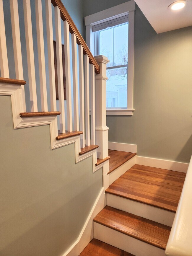 Building Photo - 53 Plymouth St