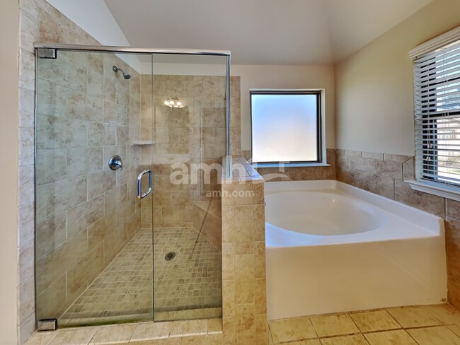Building Photo - 525 Brickstone Way