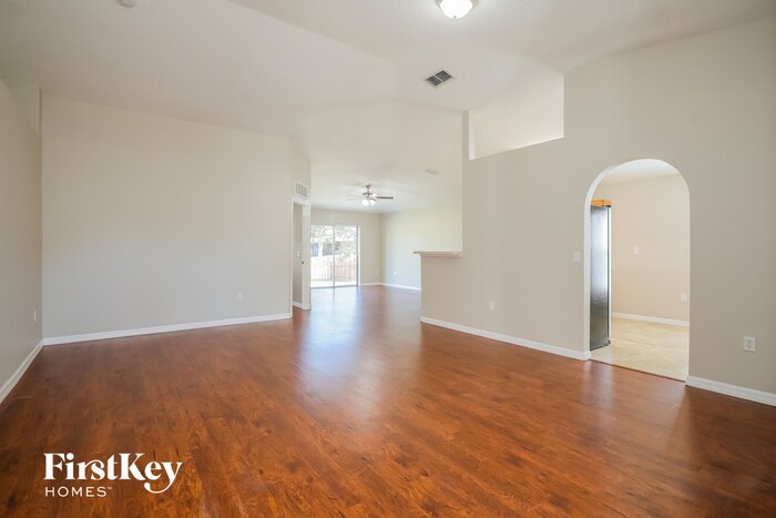 Building Photo - 208 King Arthur Ct