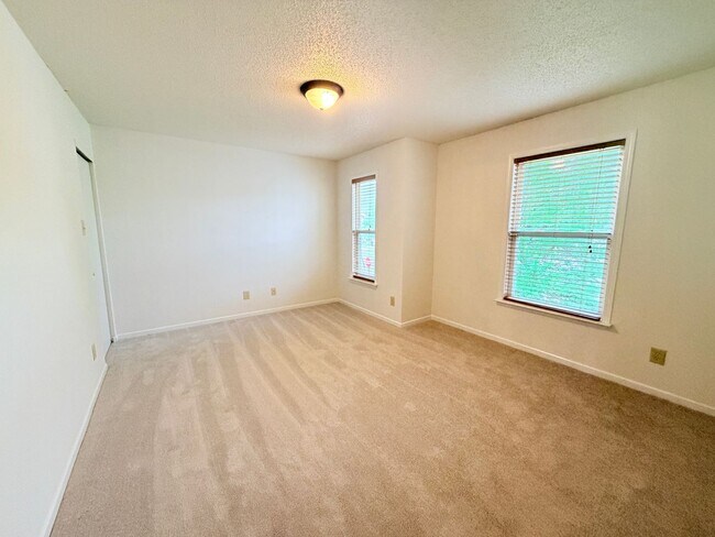 Building Photo - 1795 Feather Reed Ln