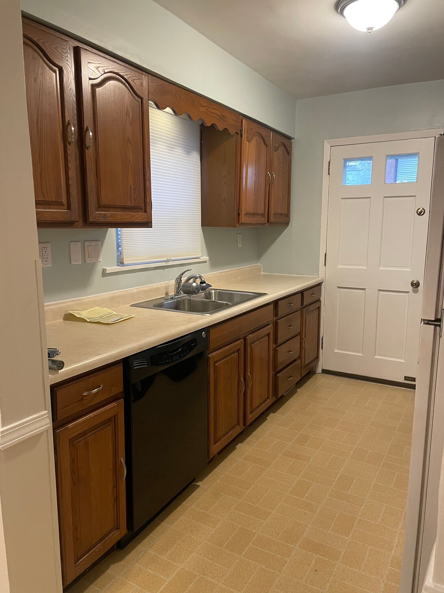 Kitchen - 365 Spahr St