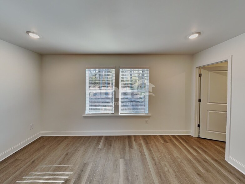 Building Photo - 1409 Aquamarine Dr