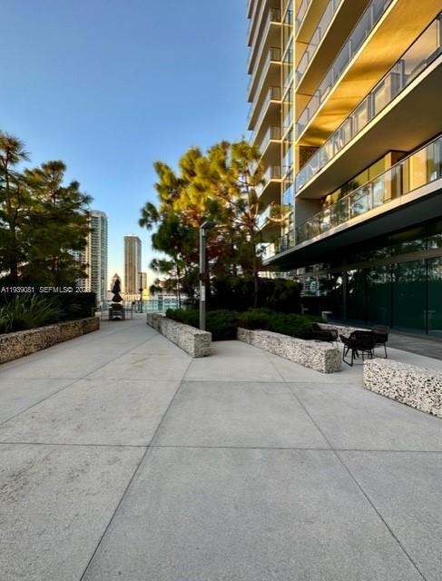 Building Photo - 68 SE 6th St