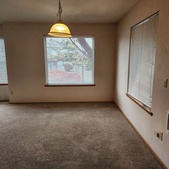 Dining area - 3603 Michelle Ln