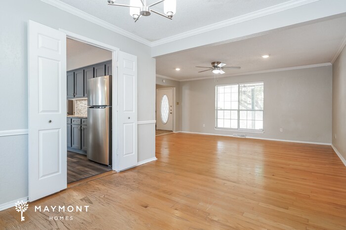 Building Photo - 4900 Oak Springs Dr