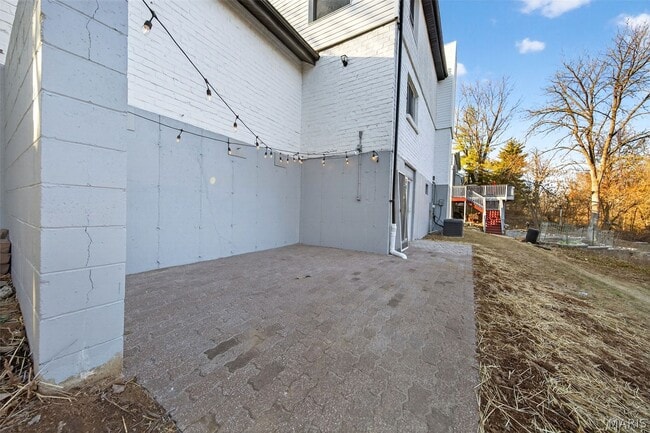 Building Photo - 264 Braeshire Dr