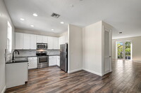 Building Photo - 2502 N Dixie Hwy