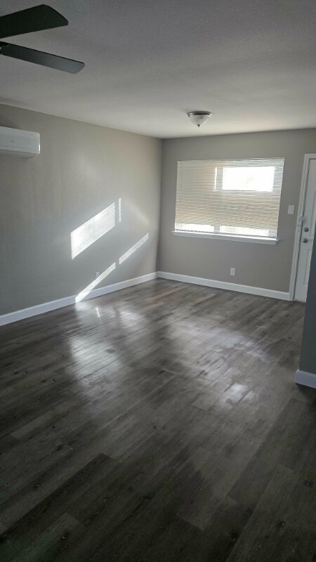 Building Photo - 1418 Colima St