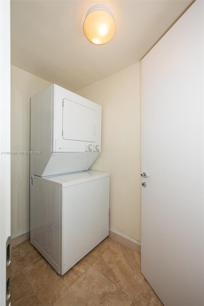 Building Photo - 450 Alton Rd