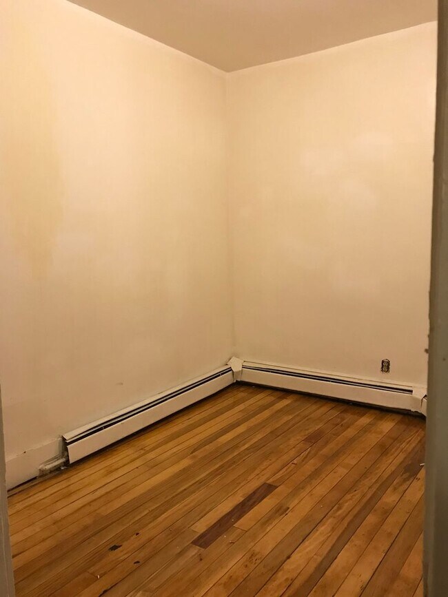 Interior Photo - Central Ave