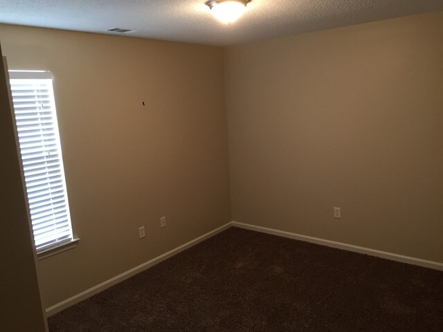 Building Photo - 381 Laurel Hill Cir