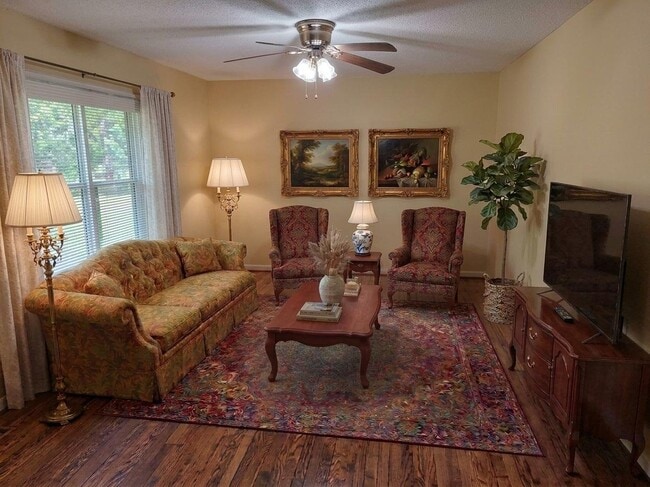 Building Photo - 2701 Patrick Rd