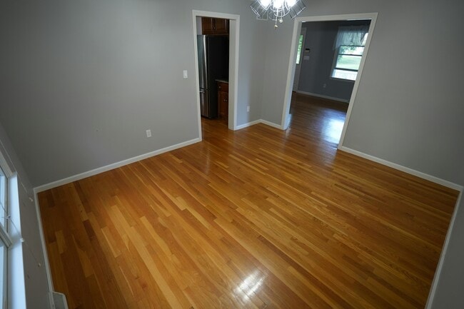 Building Photo - 4 Seneca Ln