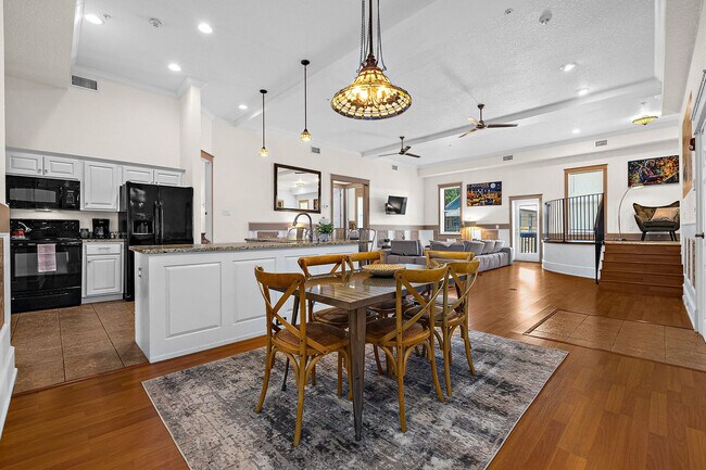 Building Photo - 92 Washington St