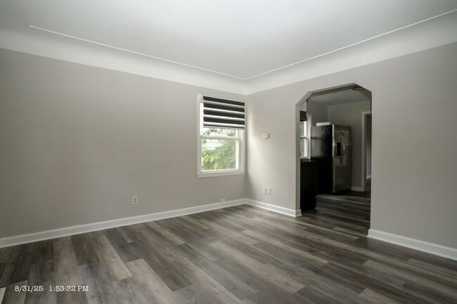 Building Photo - 28253 Schram St