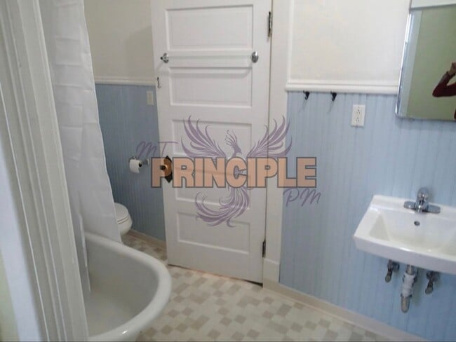Building Photo - 805-807 W Galena St