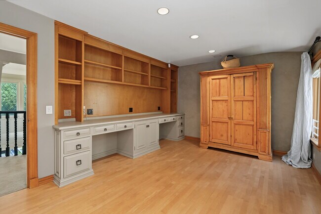 Building Photo - 575 N Beverly Glen Blvd
