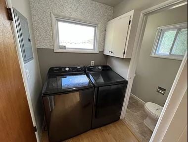 Building Photo - 530 SE 12th Ave