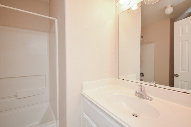 Building Photo - 29031 Rio Grande River Dr