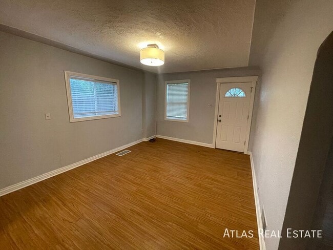 Building Photo - 2234 S Dexter St