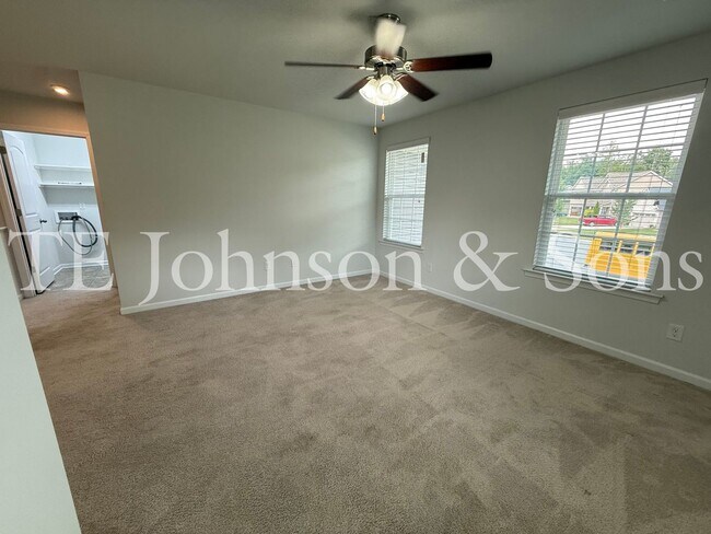 Building Photo - 2925 Grassy Knoll Cir