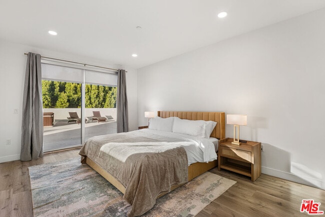 Building Photo - 4806 Sylmar Ave