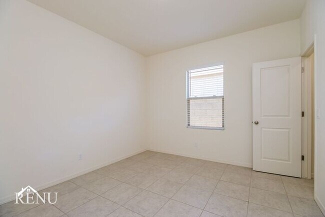 Building Photo - 35340 W San Capistrano Ave