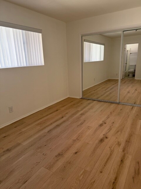 Building Photo - 559 Hyde Park Pl
