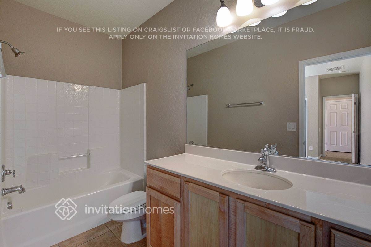 Building Photo - 2542 Findlater St