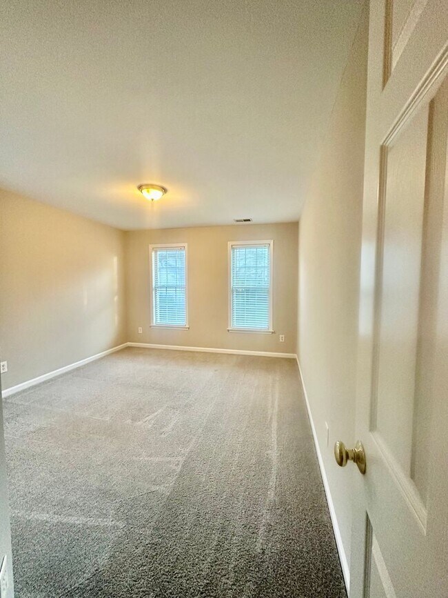 Building Photo - Spacious Waxhaw Home