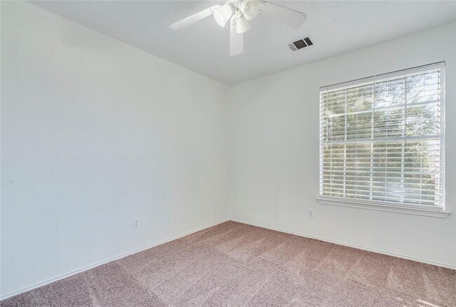 Building Photo - 1032 Doras Dr