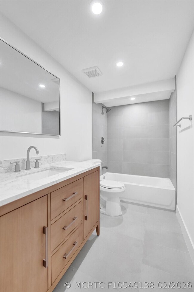 Building Photo - 4040 N Hills Dr