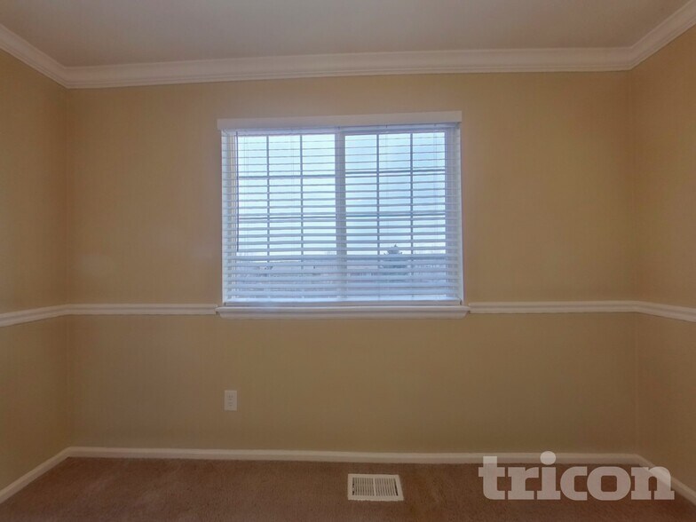 Building Photo - 10444 S Ketchwood Ct