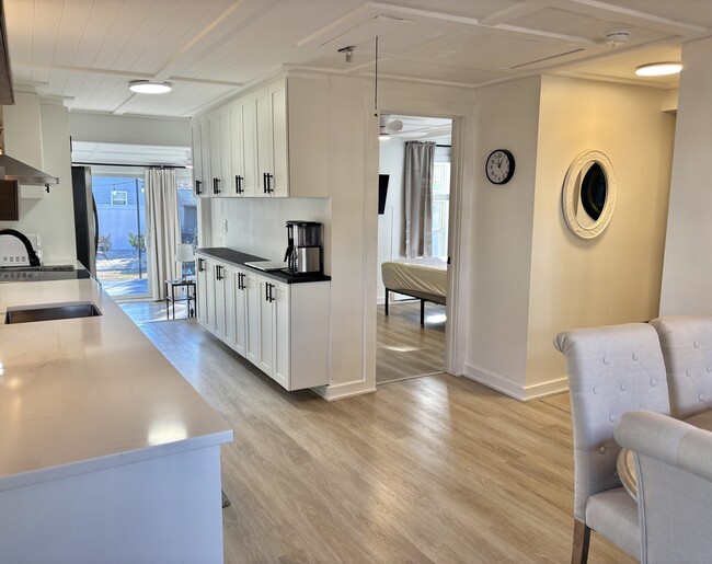 Building Photo - 11 Mohawk Trail