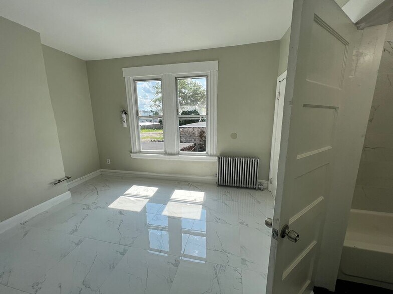 Building Photo - 51 Hawkins St