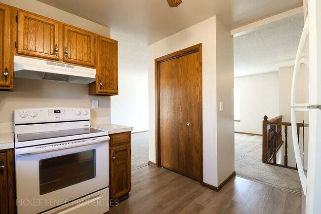 Building Photo - Beautiful 2 Story Home in Loveland