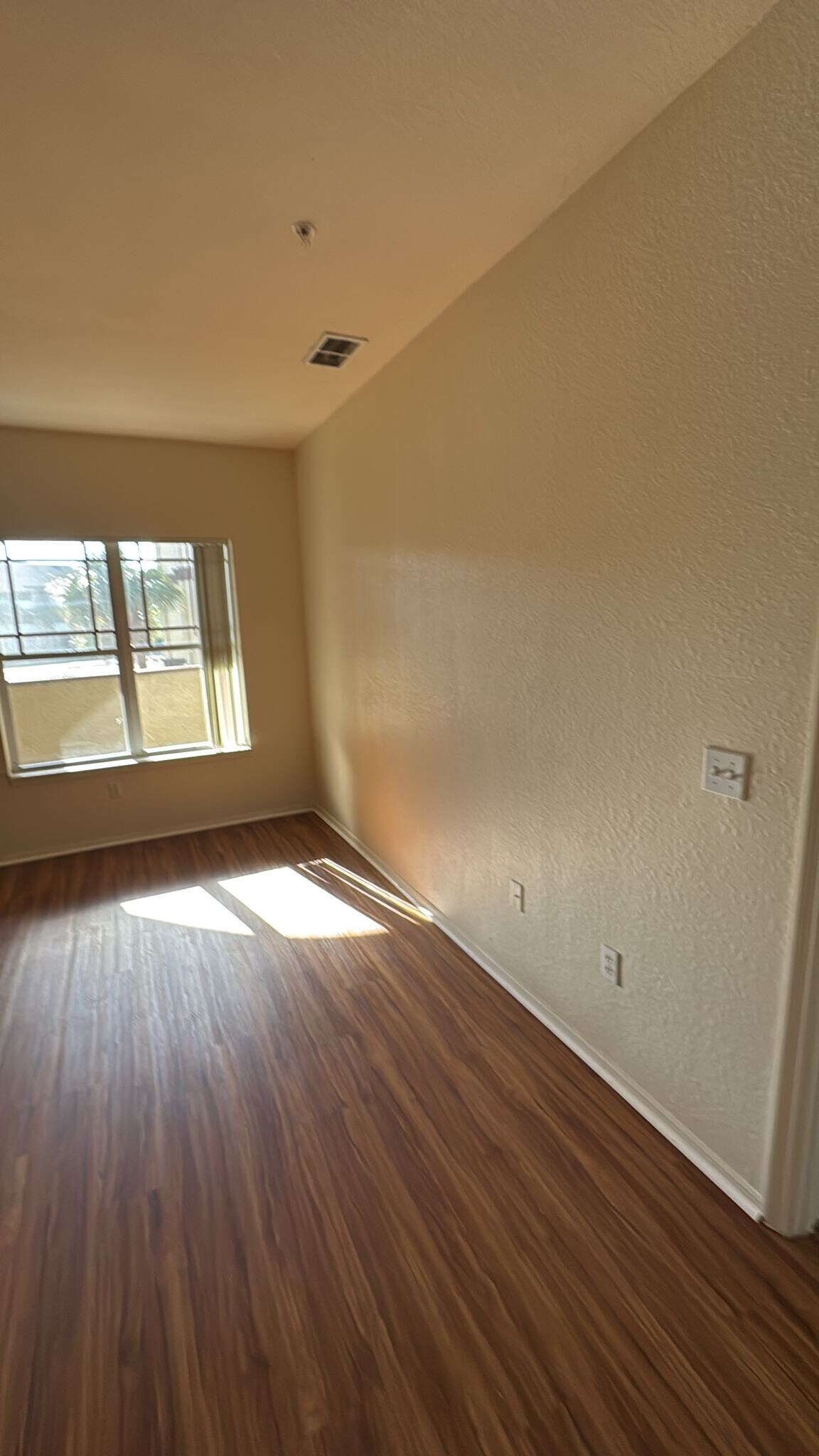 Building Photo - 16467 Enclave Village Dr