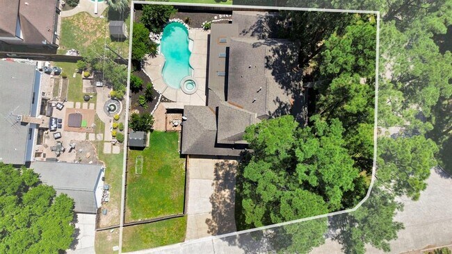 Building Photo - 18318 Mahogany Forest Dr