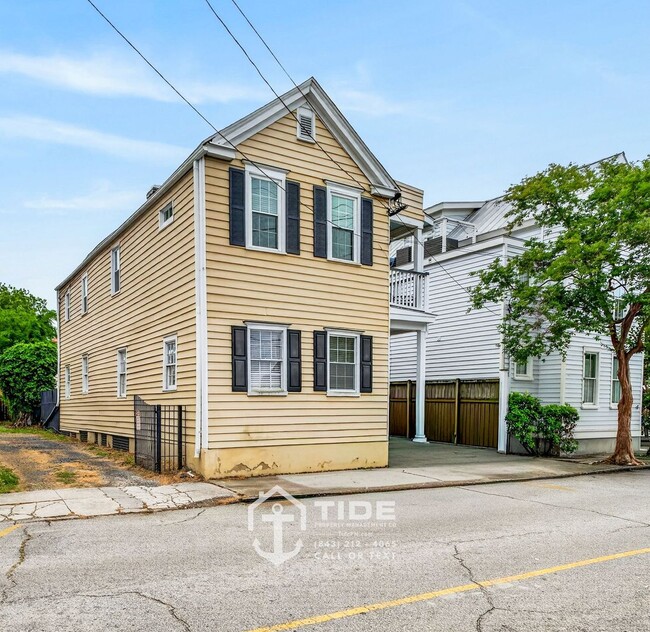 Building Photo - Prime Location on Line Street