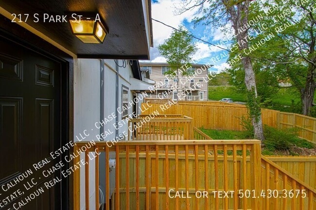 Building Photo - 217 S Park St