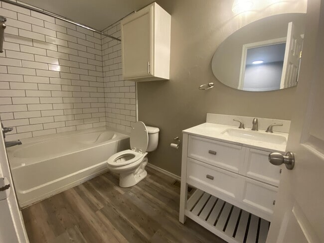 Building Photo - 1230 12th Ave SE