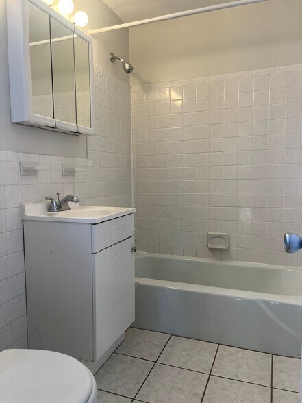 Building Photo - 43 Charter Oak St