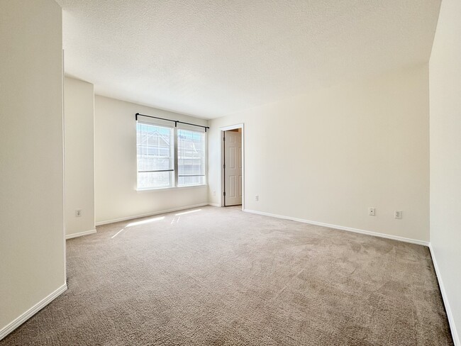 Building Photo - 12405 SW Cady Ln