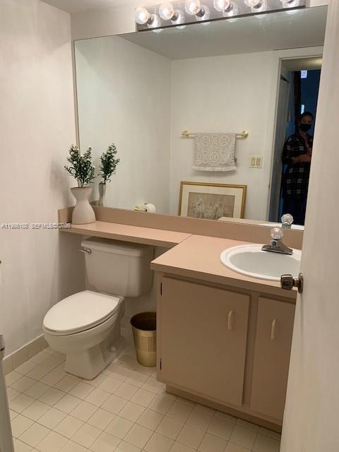 Building Photo - 513 Racquet Club Rd