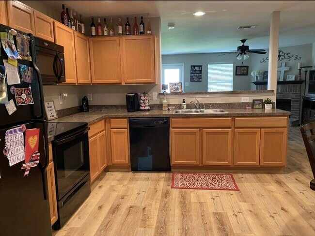 Building Photo - 118 Feverbush Dr